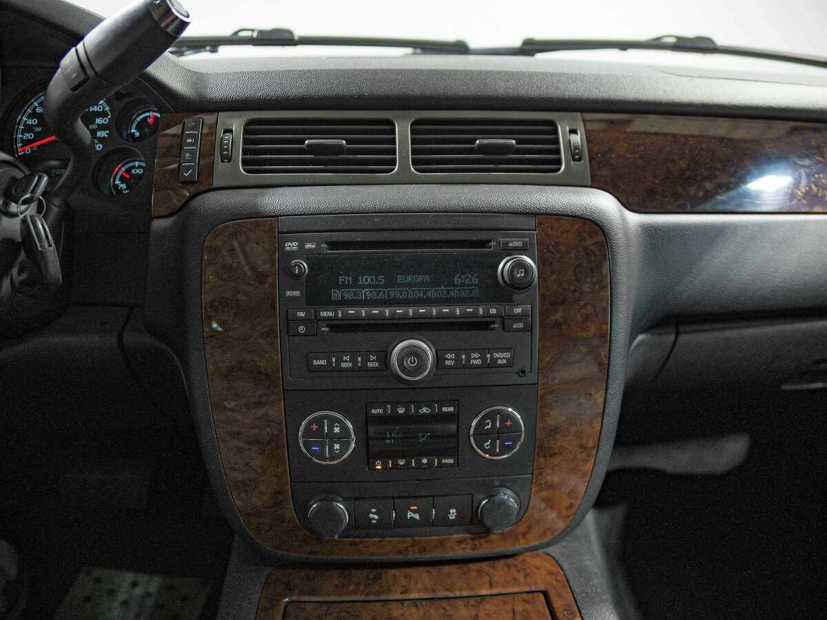 Chevrolet Tahoe с пробегом — 2012 год. Фото: #9