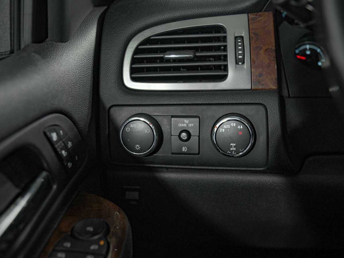 Chevrolet Tahoe с пробегом — 2012 год. Фото: #11