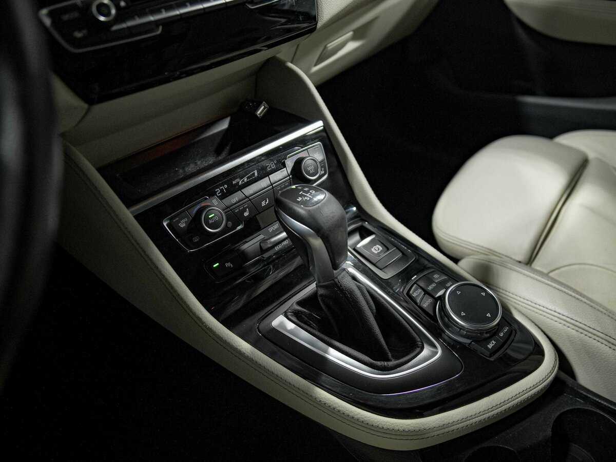 BMW 2 серии Gran Tourer с пробегом — 2015 год. Фото: #13