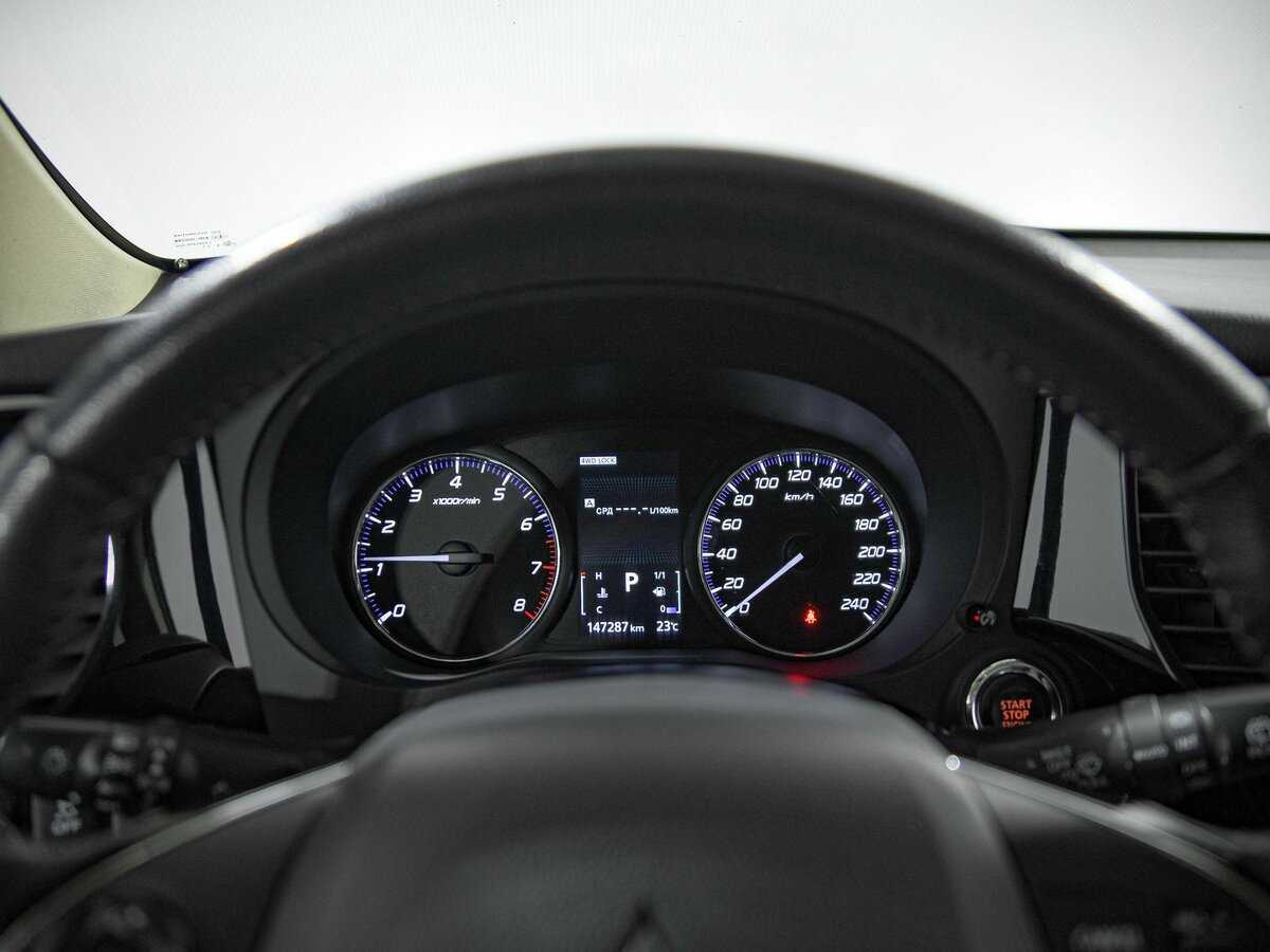 Mitsubishi Outlander с пробегом — 2018 год. Фото: #6