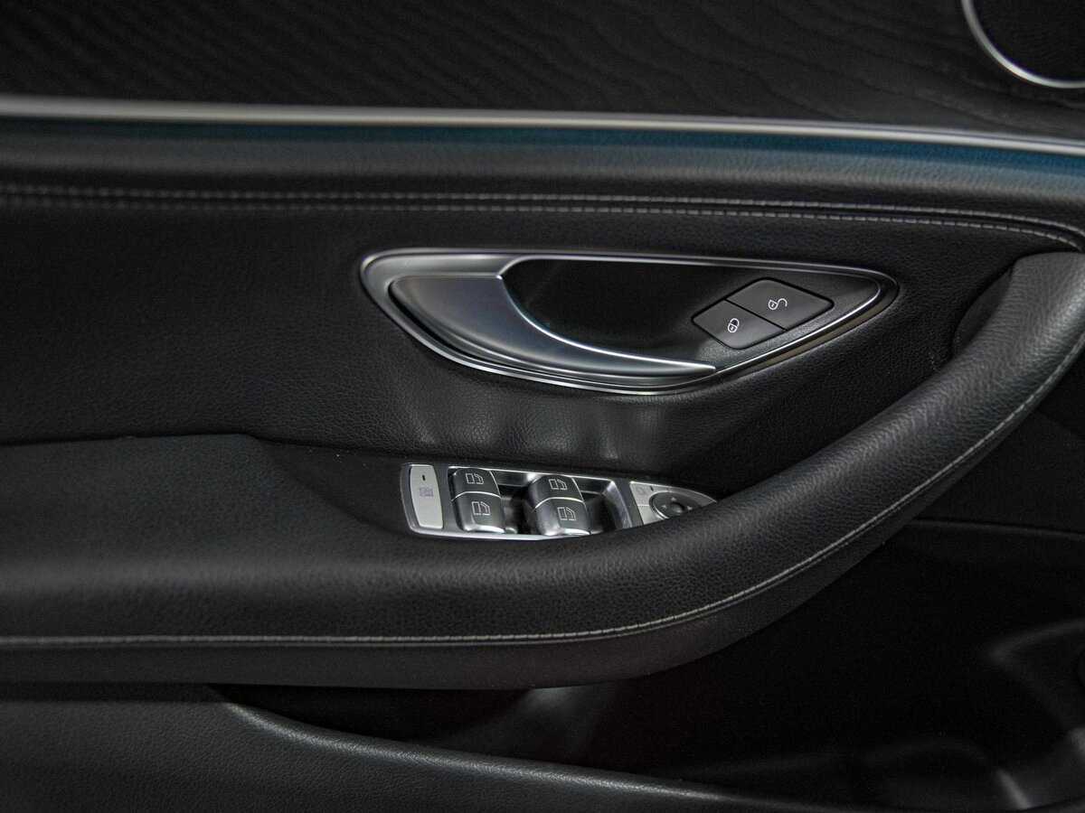 Mercedes-Benz E-Класс с пробегом — 2021 год. Фото: #11