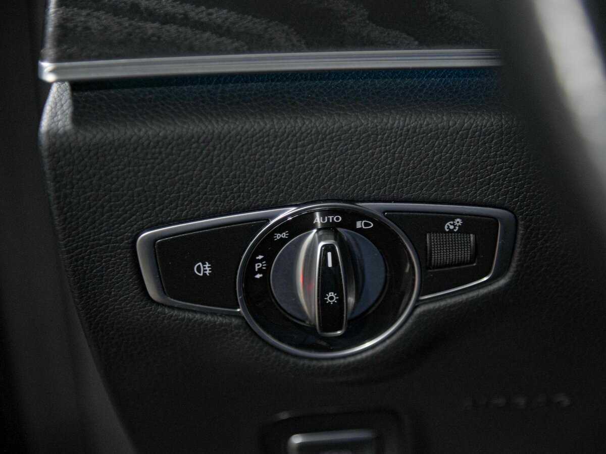 Mercedes-Benz E-Класс с пробегом — 2021 год. Фото: #12