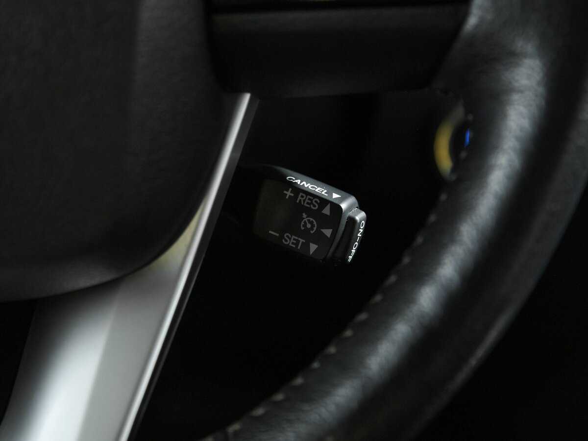 Toyota Fortuner с пробегом — 2017 год. Фото: #9