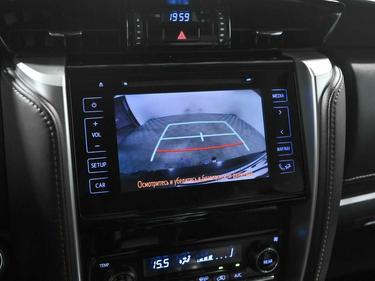 Toyota Fortuner с пробегом — 2017 год. Фото: #11