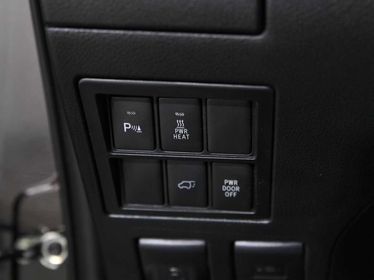 Toyota Fortuner с пробегом — 2017 год. Фото: #15