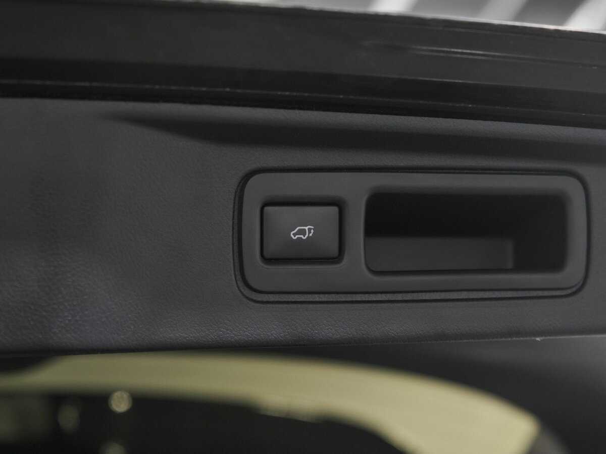 Toyota Fortuner с пробегом — 2017 год. Фото: #20