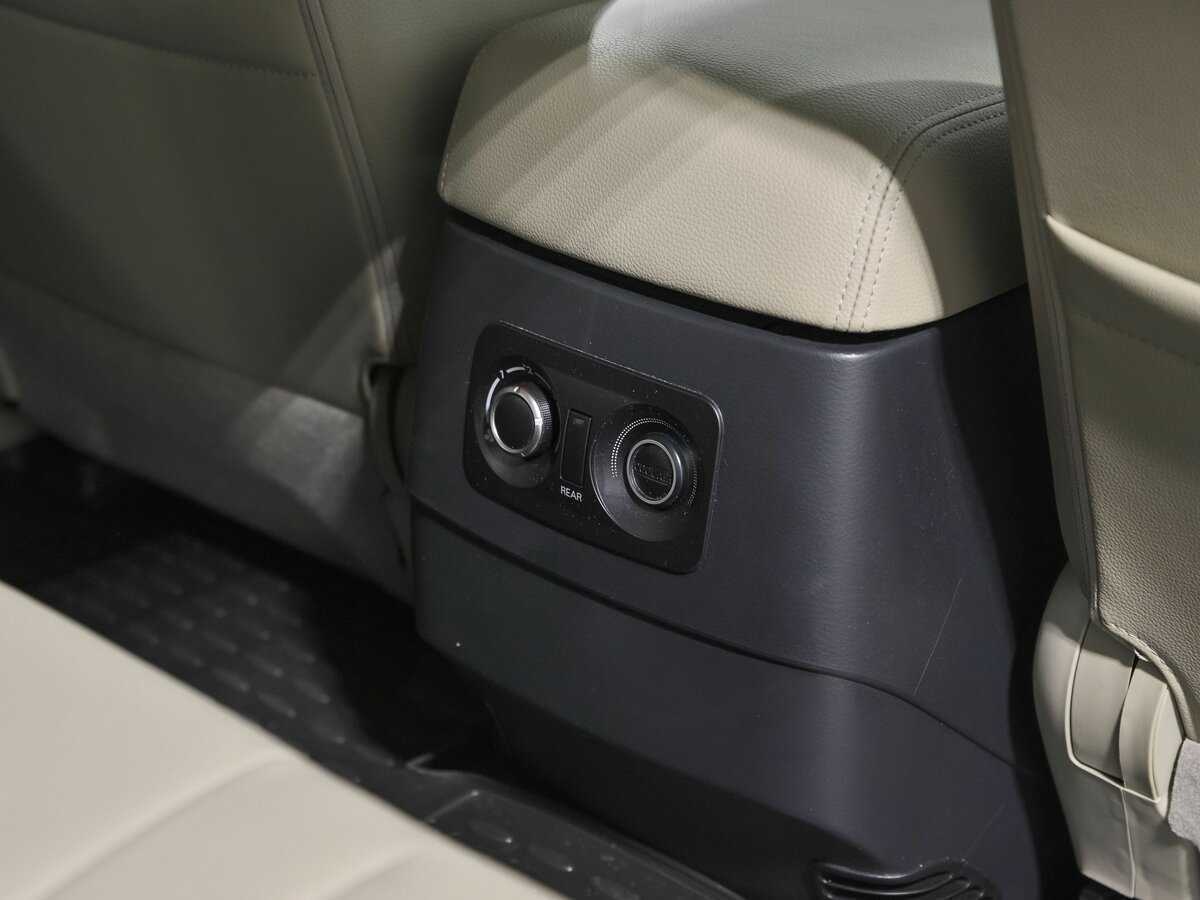 Mitsubishi Pajero с пробегом — 2019 год. Фото: #17