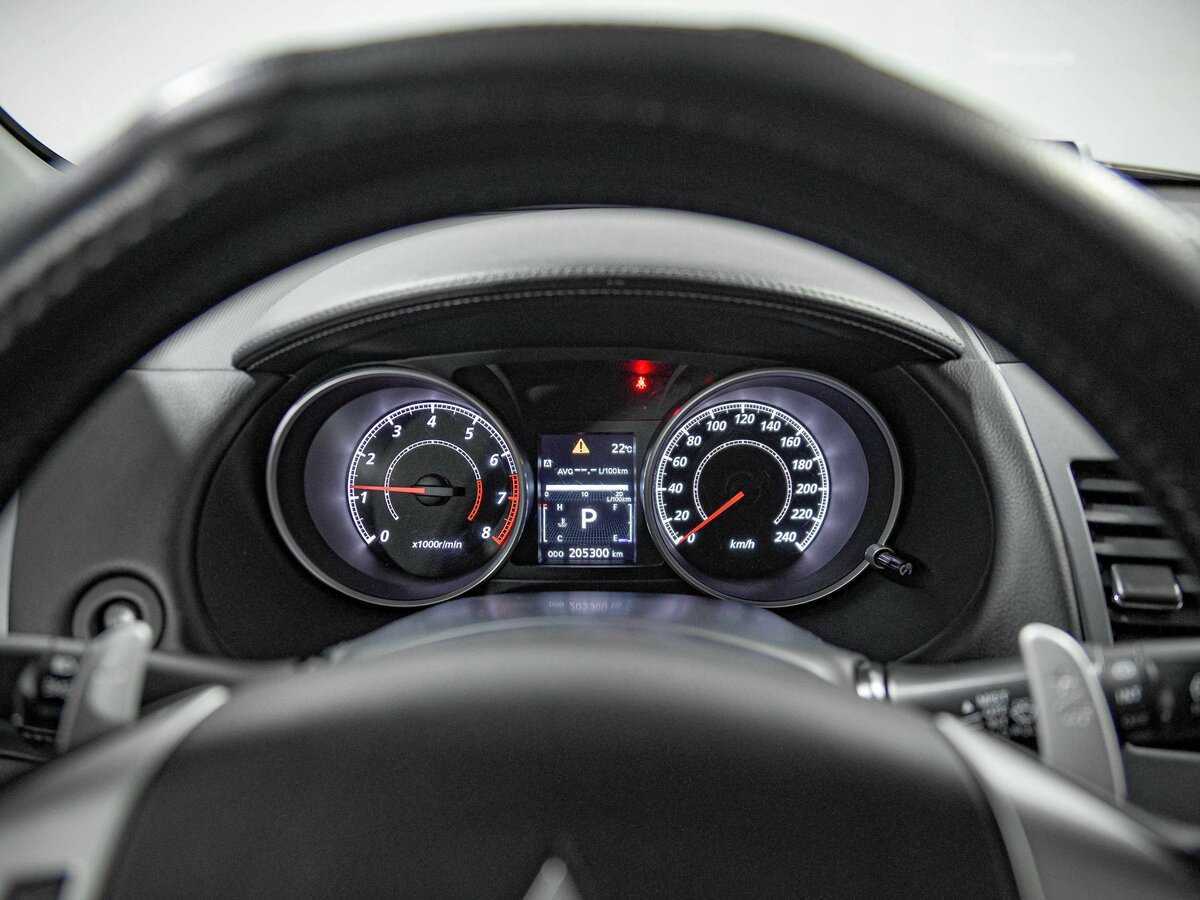 Mitsubishi Outlander с пробегом — 2010 год. Фото: #6