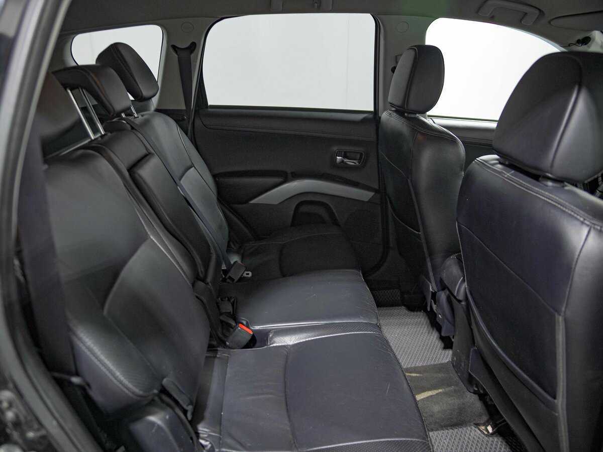 Mitsubishi Outlander с пробегом — 2010 год. Фото: #15