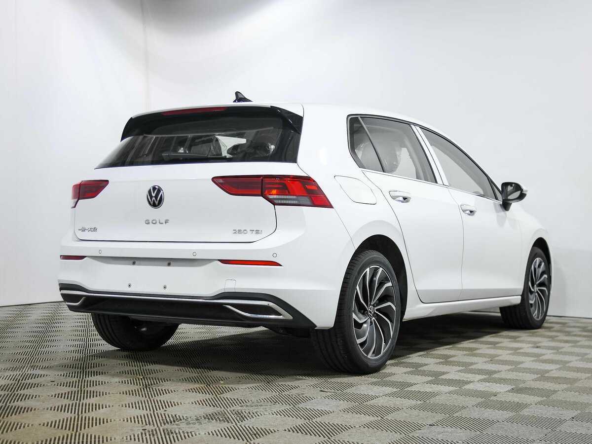 Volkswagen Golf с пробегом — 2024 год. Фото: #2