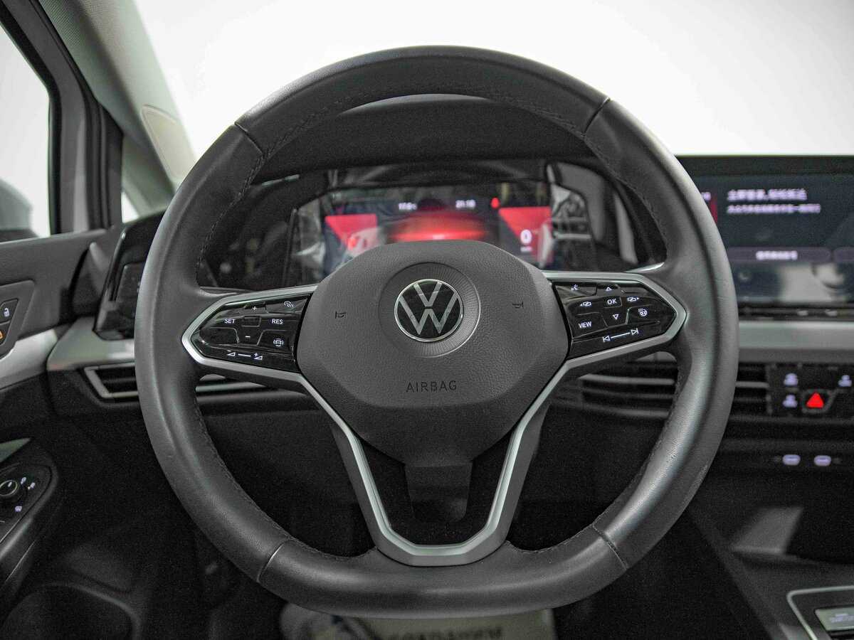 Volkswagen Golf с пробегом — 2024 год. Фото: #6