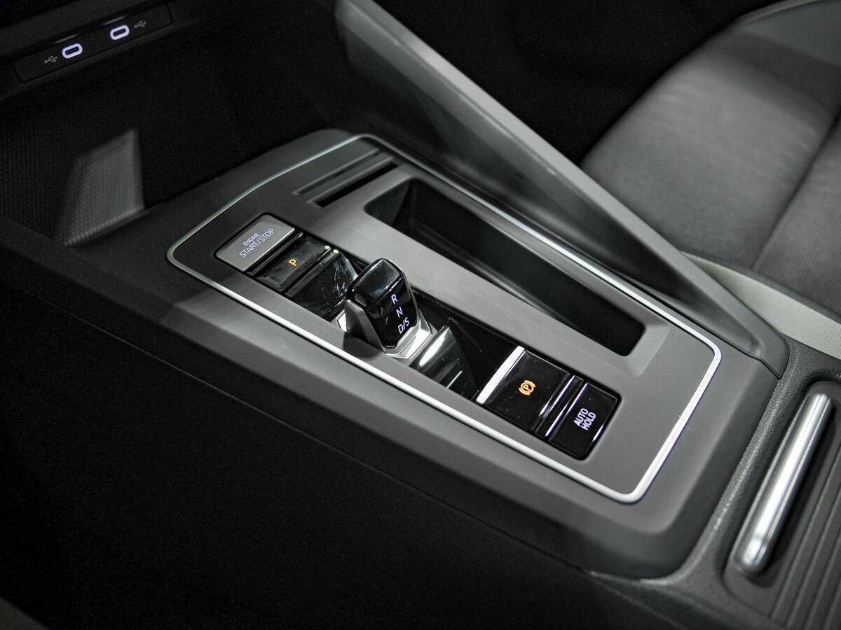 Volkswagen Golf с пробегом — 2024 год. Фото: #9