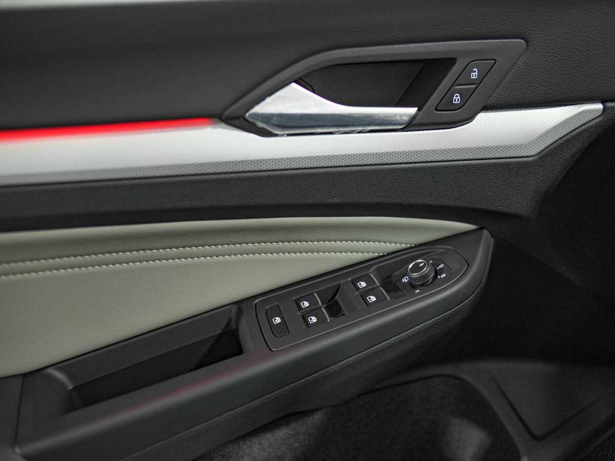 Volkswagen Golf с пробегом — 2024 год. Фото: #10