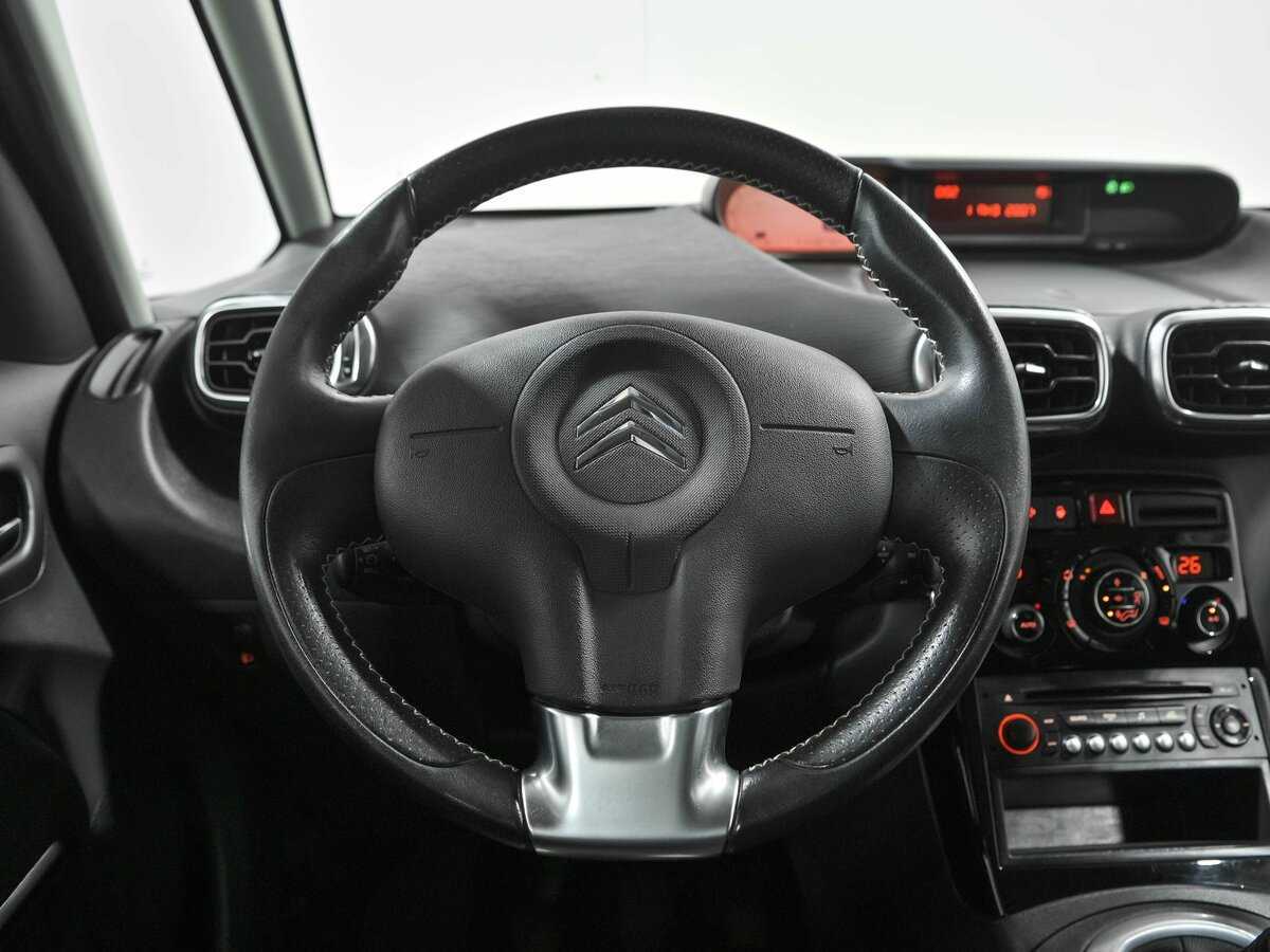 Citroen C3 Picasso с пробегом — 2012 год. Фото: #8