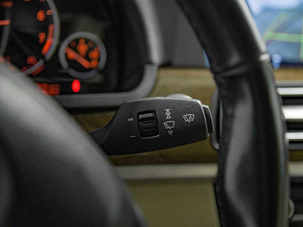 BMW 7 серии с пробегом — 2011 год. Фото: #8