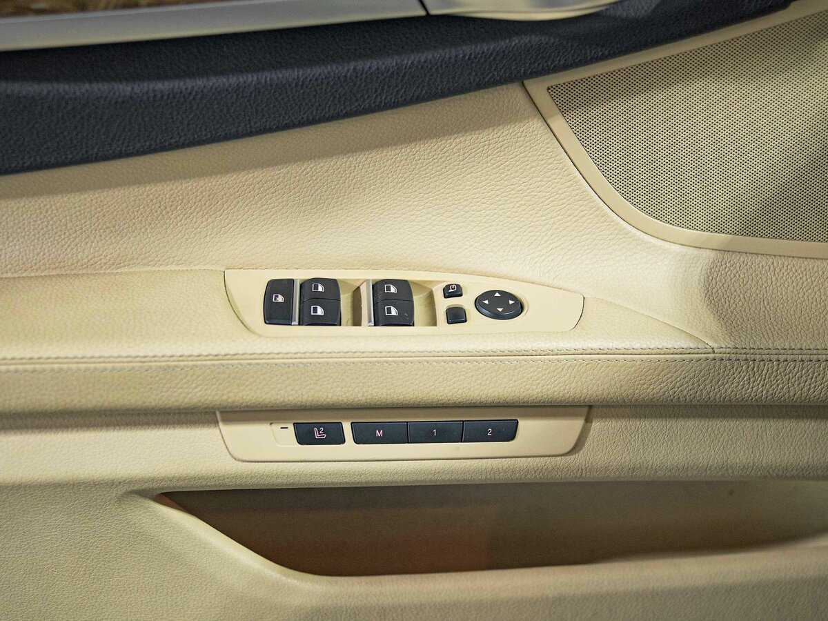 BMW 7 серии с пробегом — 2011 год. Фото: #11