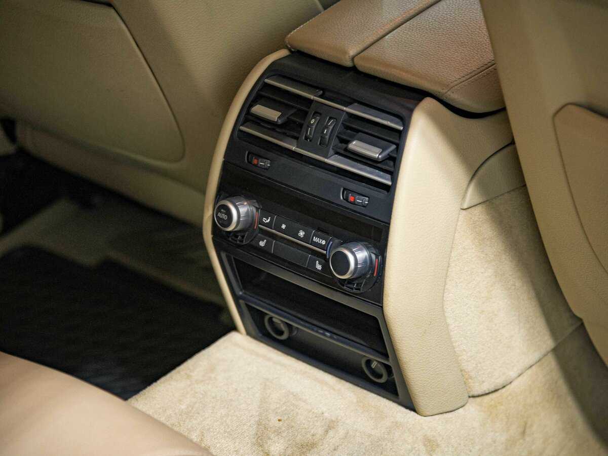 BMW 7 серии с пробегом — 2011 год. Фото: #16