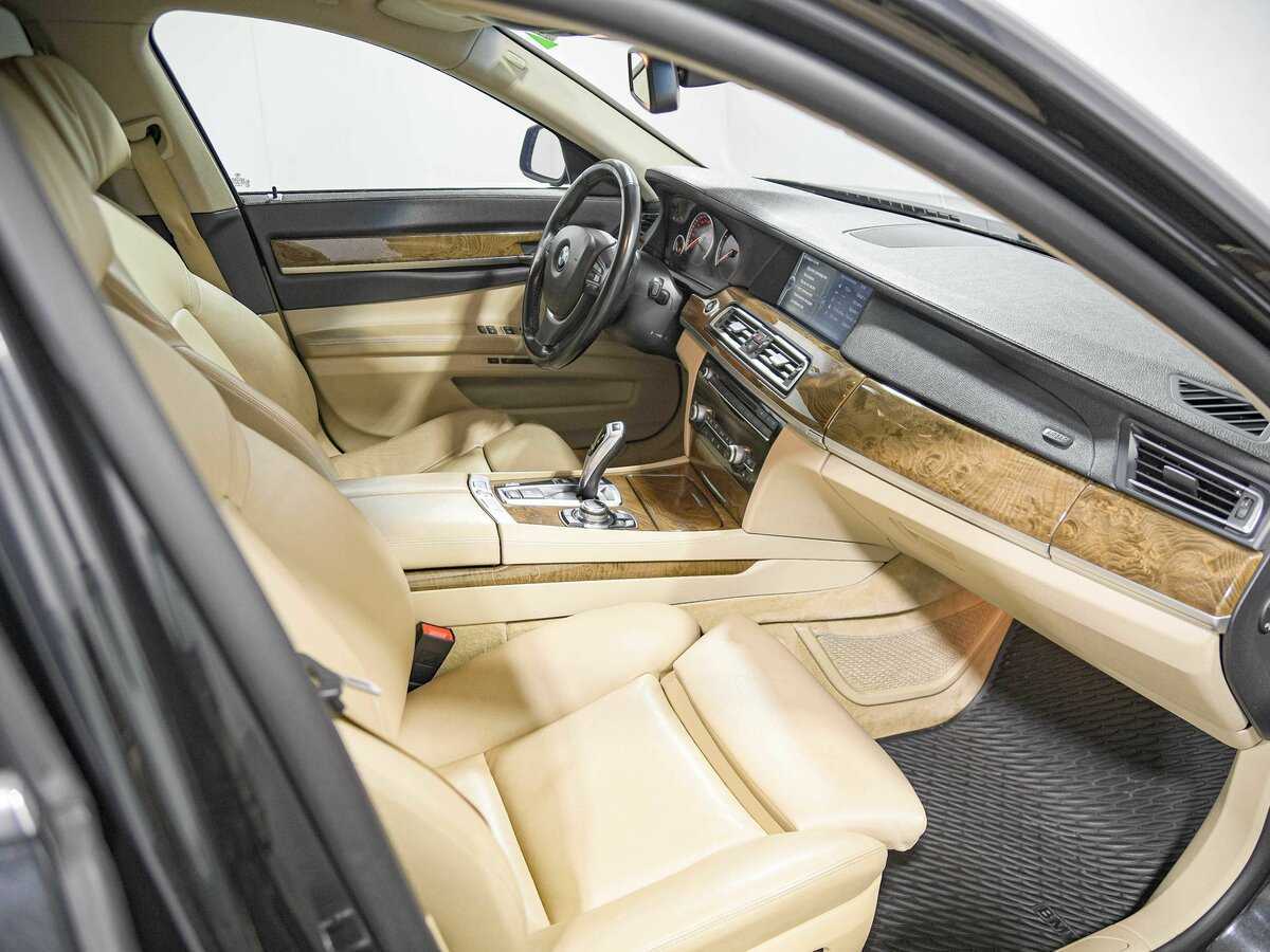 BMW 7 серии с пробегом — 2011 год. Фото: #17