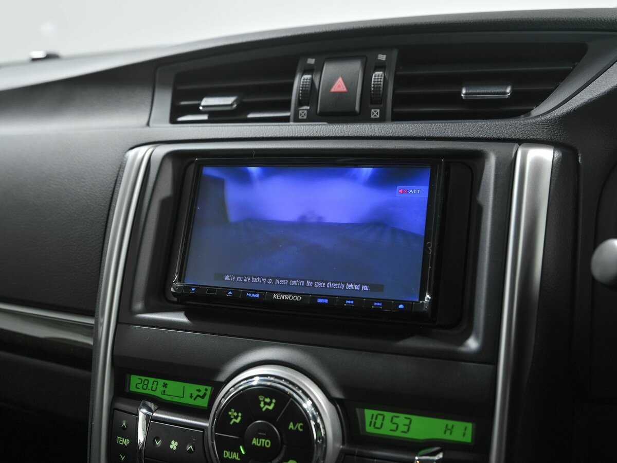 Toyota Mark X с пробегом — 2016 год. Фото: #9