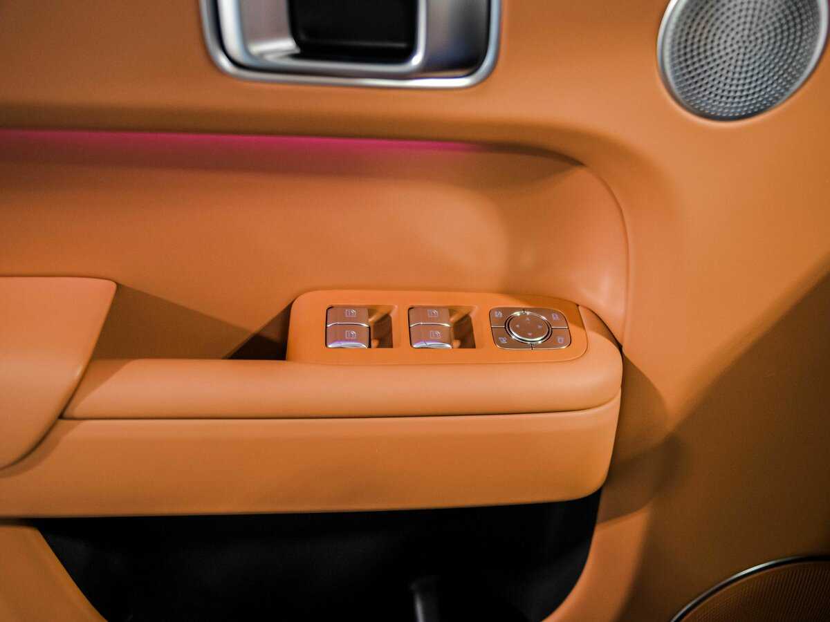 LiXiang L7 с пробегом — 2024 год. Фото: #12