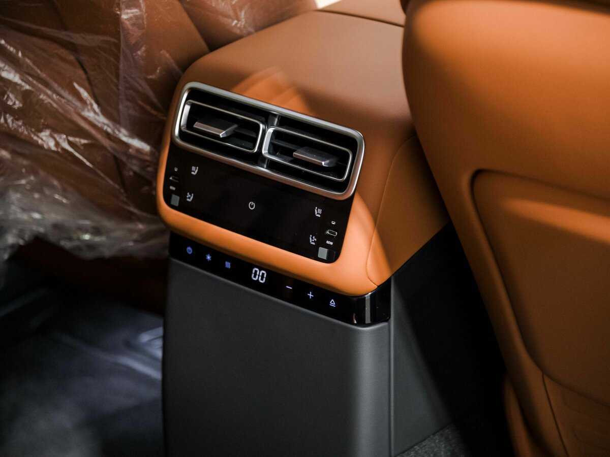 LiXiang L7 с пробегом — 2024 год. Фото: #16