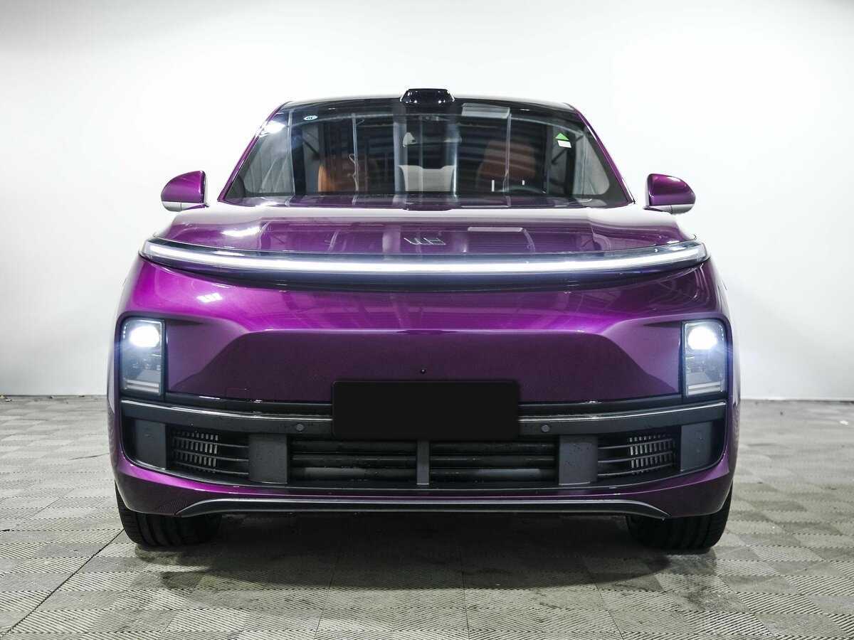 LiXiang L9 с пробегом — 2024 год. Фото: #1