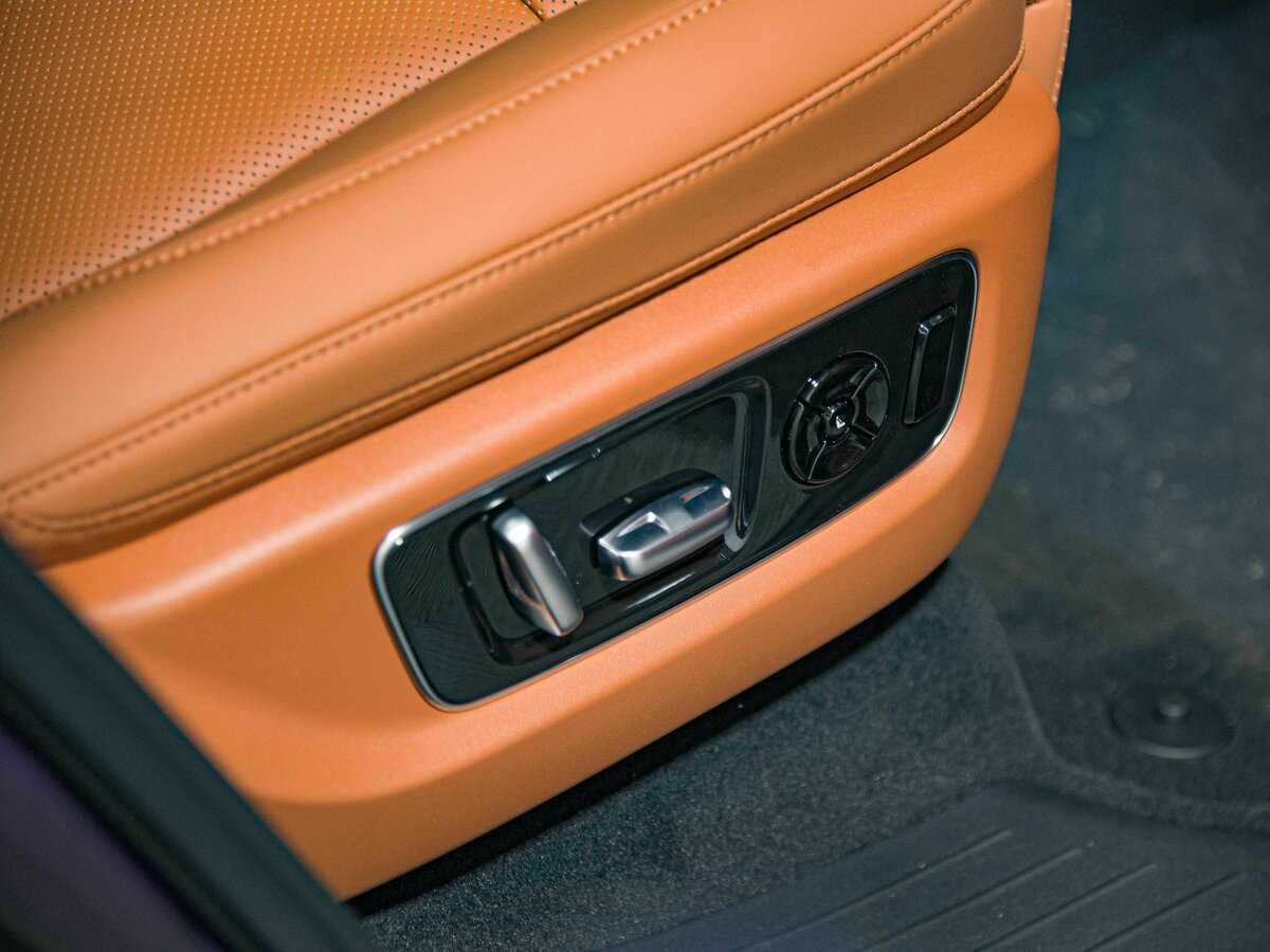 LiXiang L9 с пробегом — 2024 год. Фото: #18