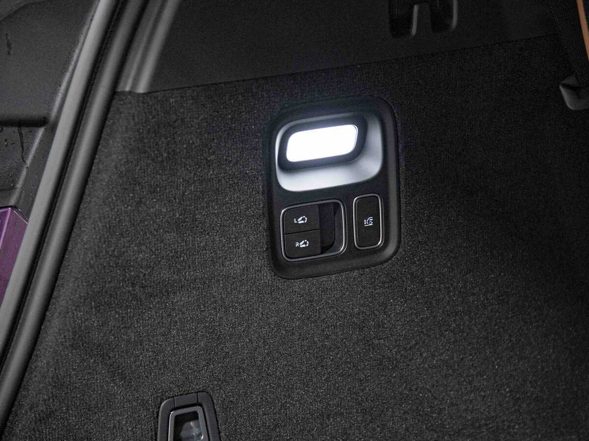 LiXiang L9 с пробегом — 2024 год. Фото: #26