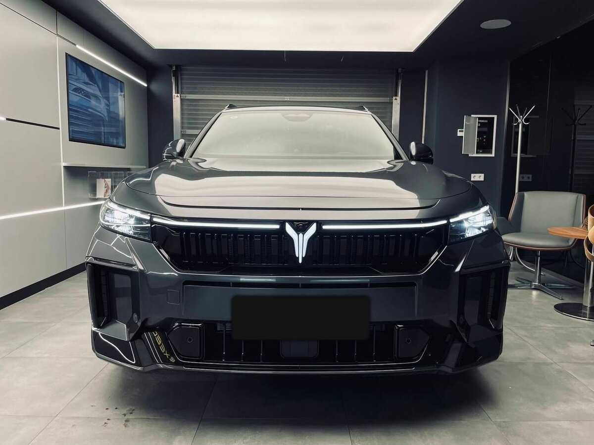 Voyah Free с пробегом — 2024 год. Фото: #1