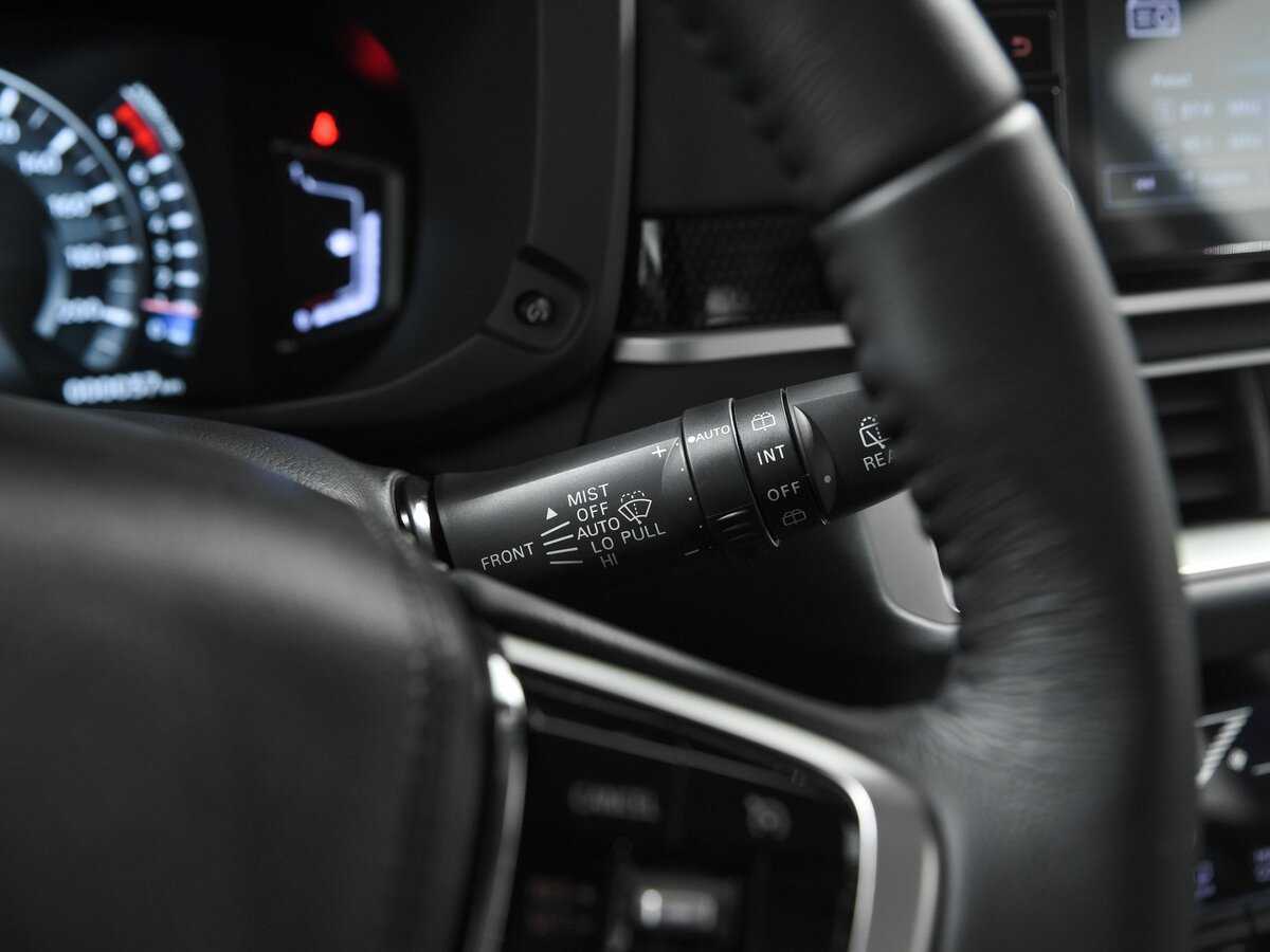 Mitsubishi Xpander с пробегом — 2023 год. Фото: #9