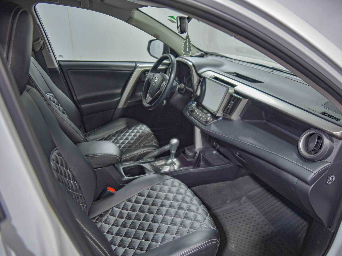 Toyota RAV4 с пробегом — 2018 год. Фото: #14