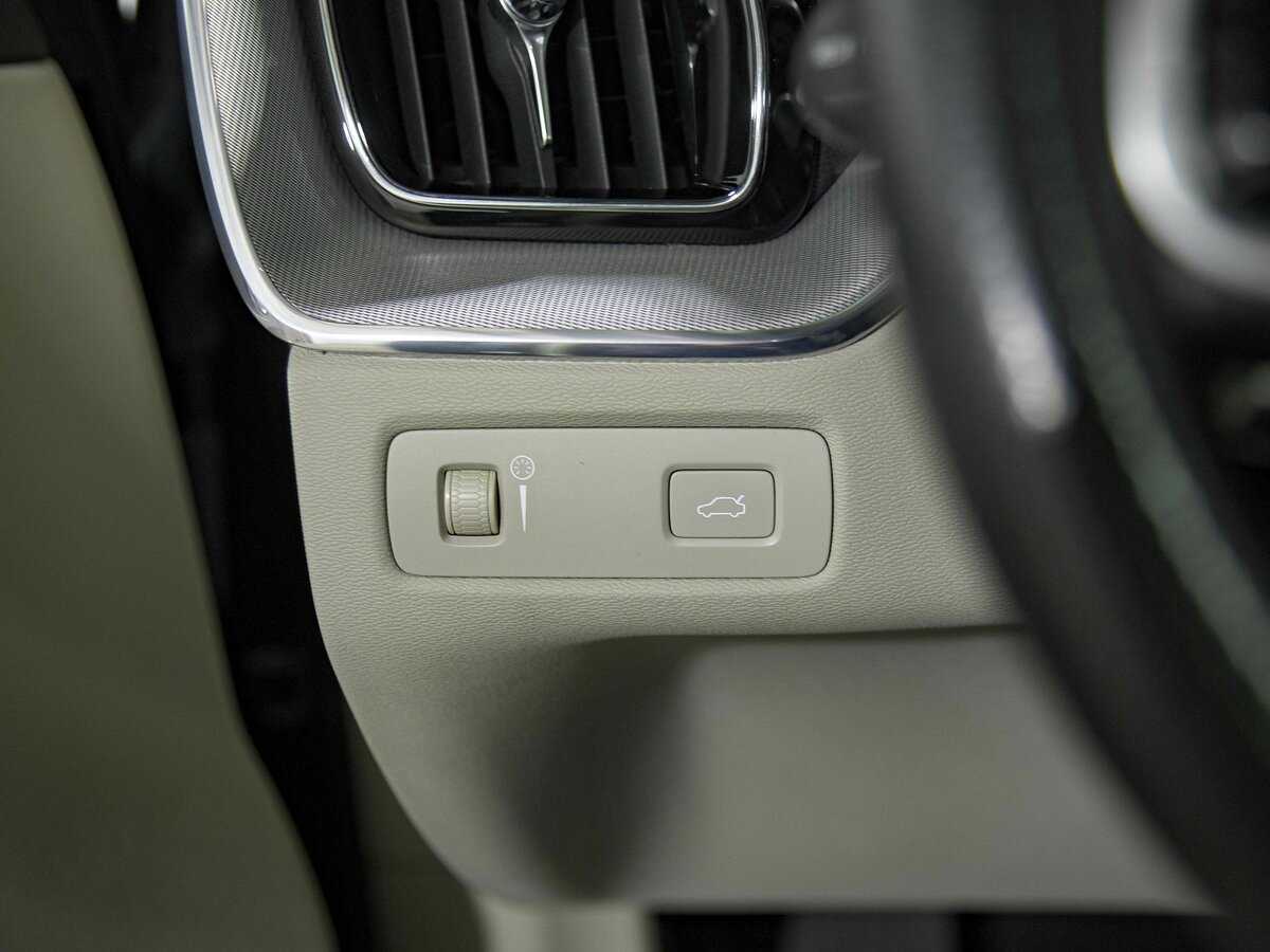 Volvo XC60 с пробегом — 2017 год. Фото: #16