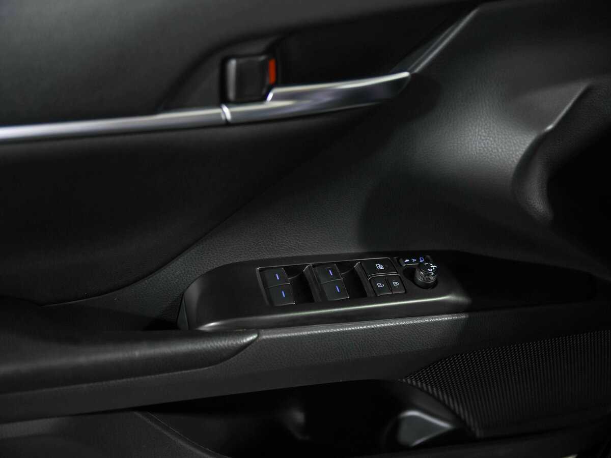 Toyota Camry с пробегом — 2021 год. Фото: #13