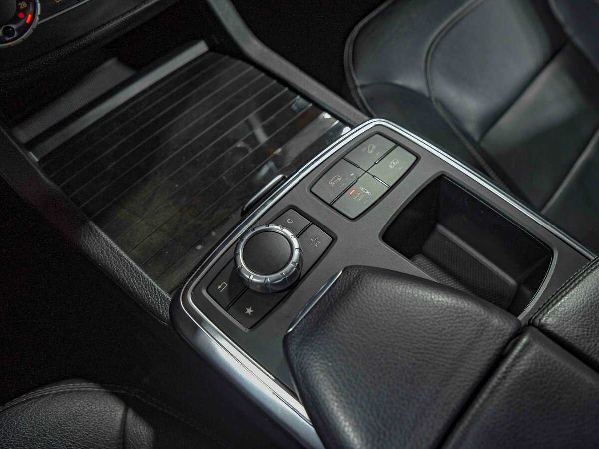 Mercedes-Benz GL-Класс с пробегом — 2015 год. Фото: #11