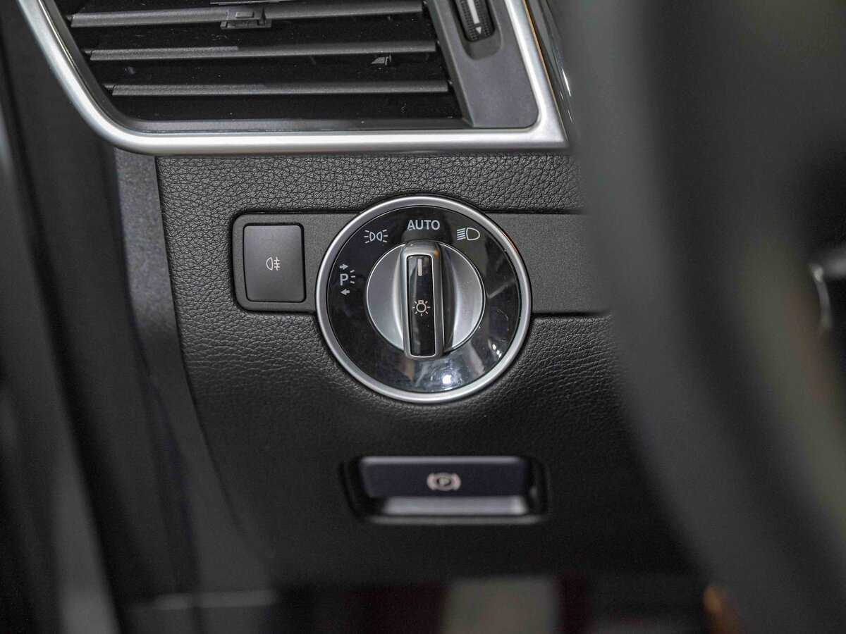 Mercedes-Benz GL-Класс с пробегом — 2015 год. Фото: #13