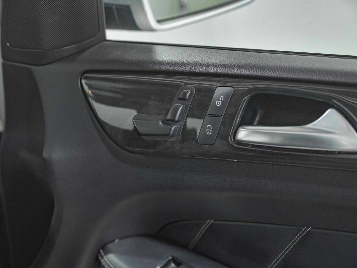 Mercedes-Benz GL-Класс с пробегом — 2015 год. Фото: #21