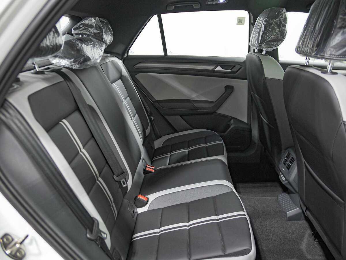 Volkswagen T-Roc с пробегом — 2024 год. Фото: #16