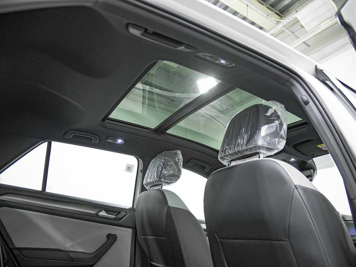 Volkswagen T-Roc с пробегом — 2024 год. Фото: #18