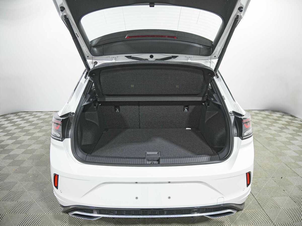 Volkswagen T-Roc с пробегом — 2024 год. Фото: #20