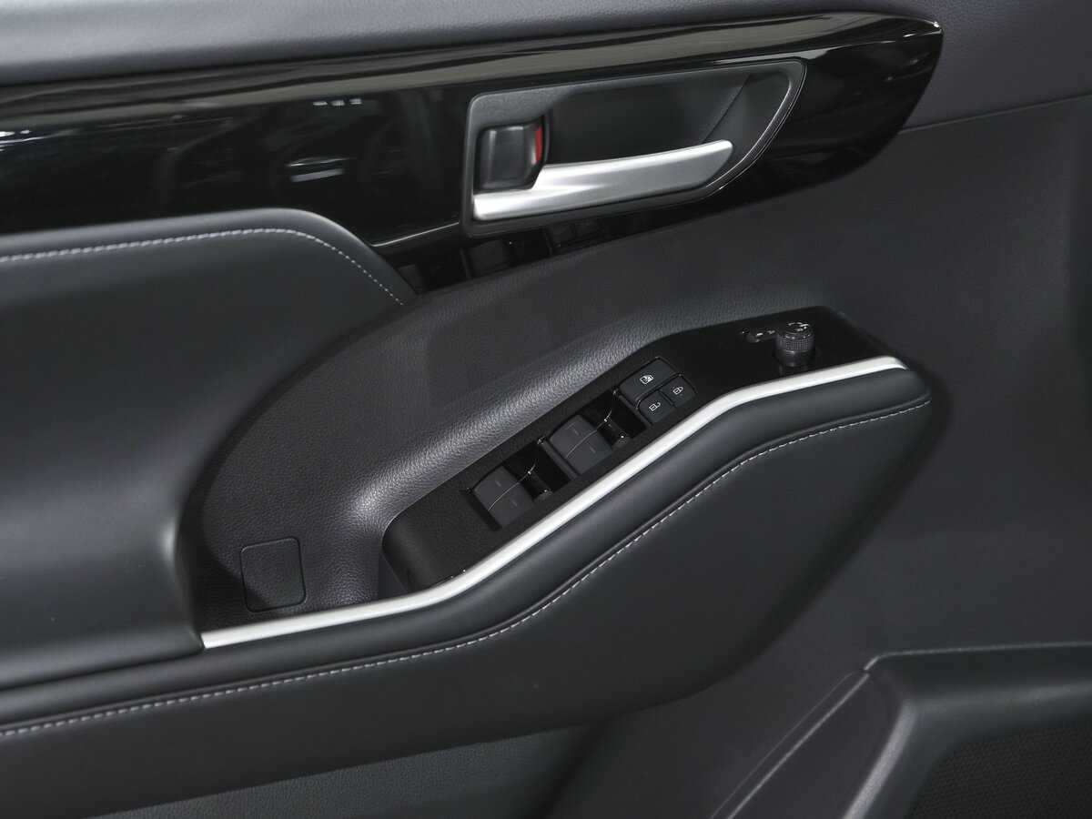 Toyota Highlander с пробегом — 2022 год. Фото: #16