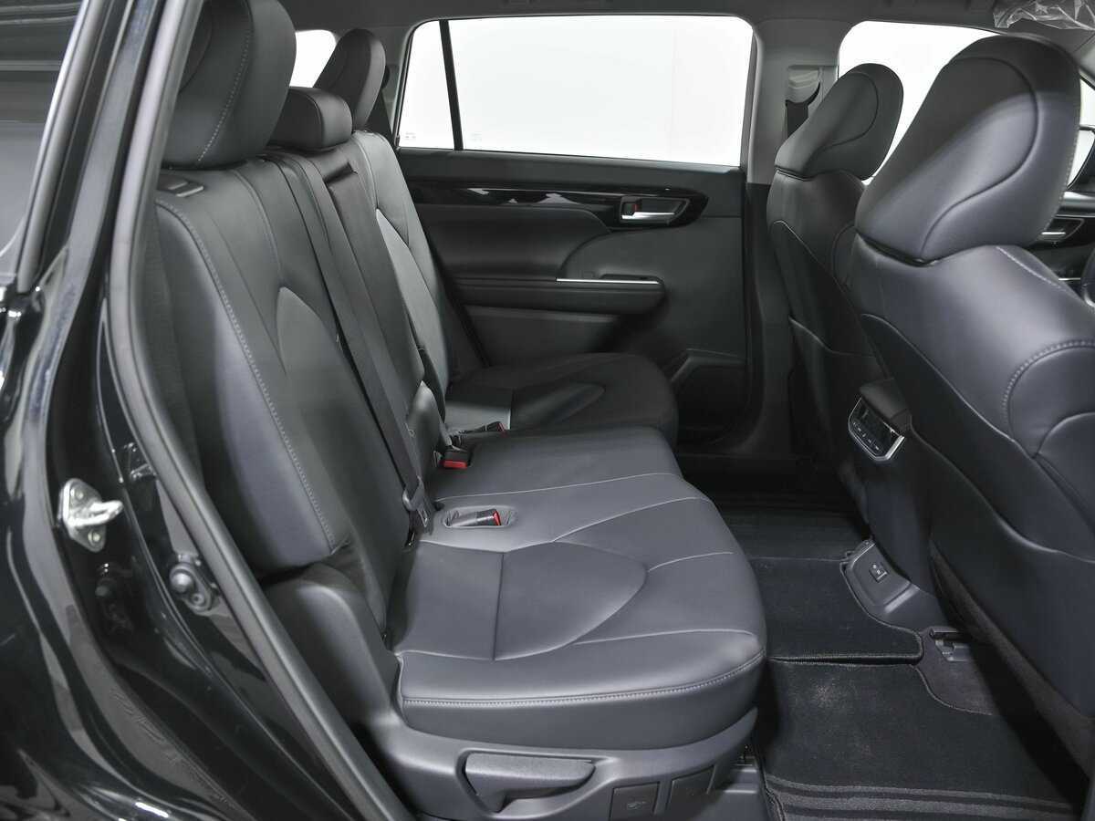 Toyota Highlander с пробегом — 2022 год. Фото: #19