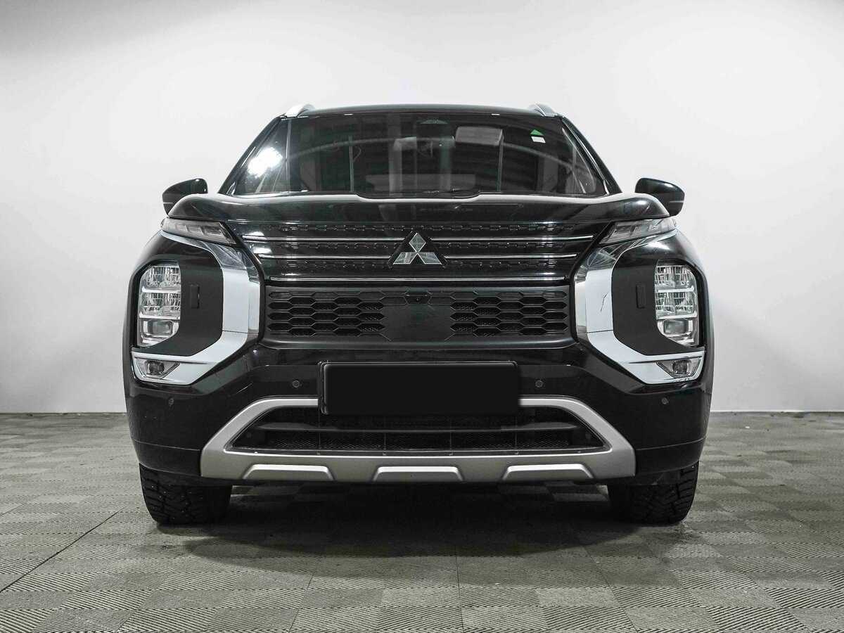 Mitsubishi Outlander с пробегом — 2023 год. Фото: #1
