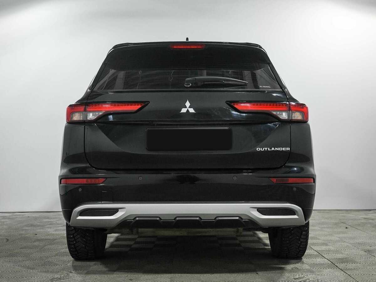 Mitsubishi Outlander с пробегом — 2023 год. Фото: #4