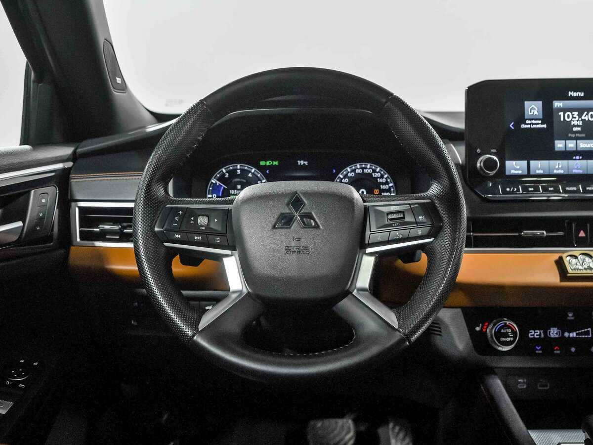 Mitsubishi Outlander с пробегом — 2023 год. Фото: #8