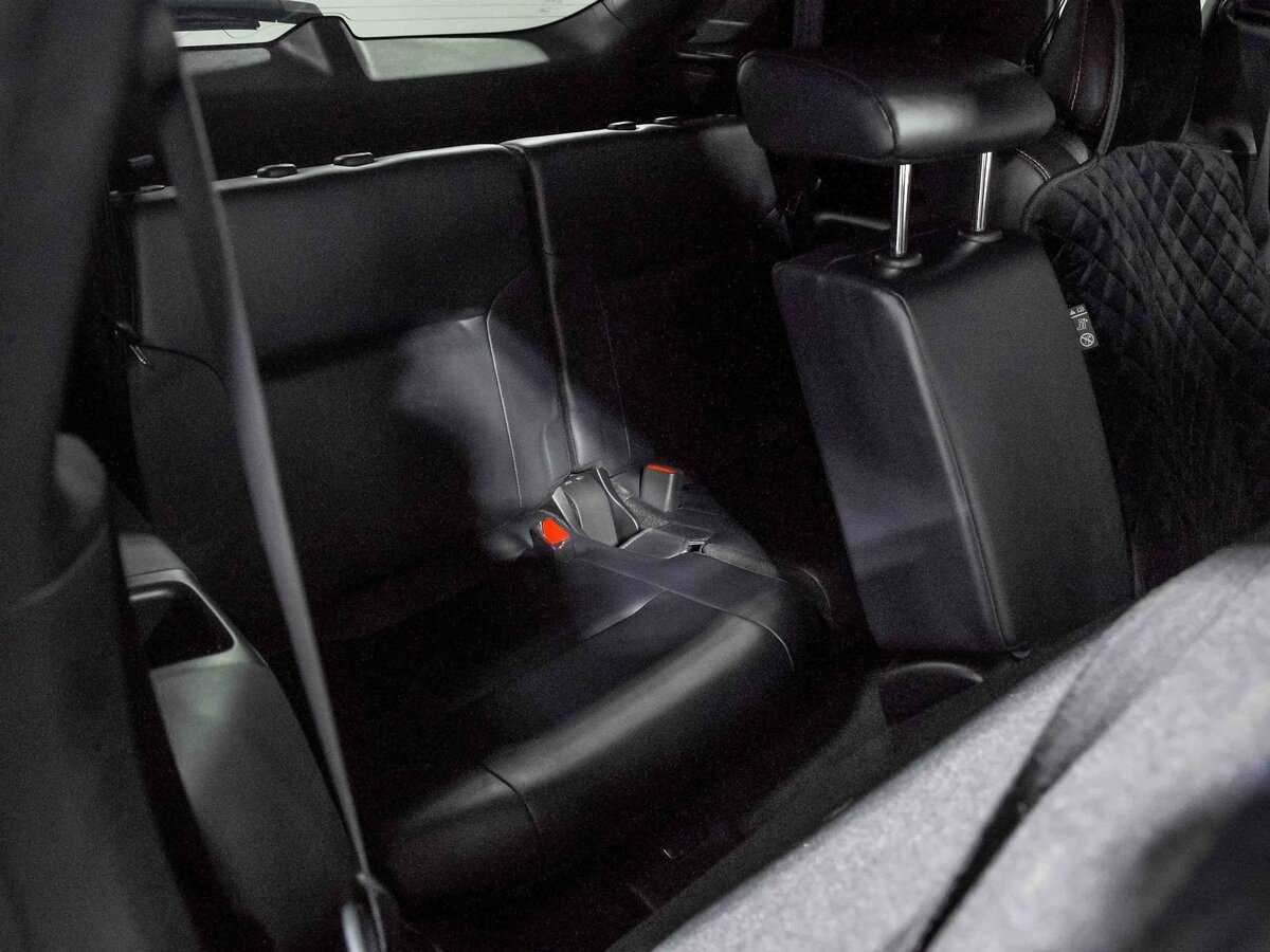 Mitsubishi Outlander с пробегом — 2023 год. Фото: #16