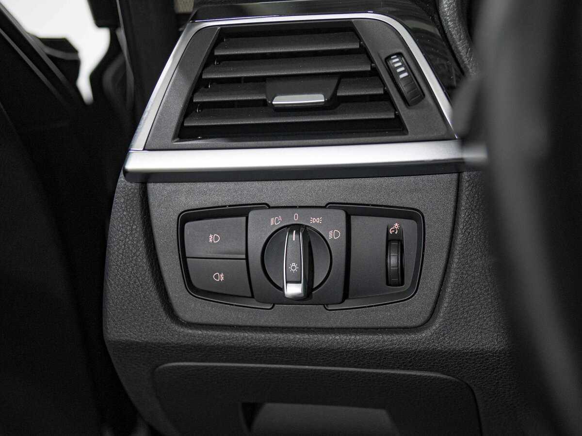 BMW 3 серии с пробегом — 2017 год. Фото: #13