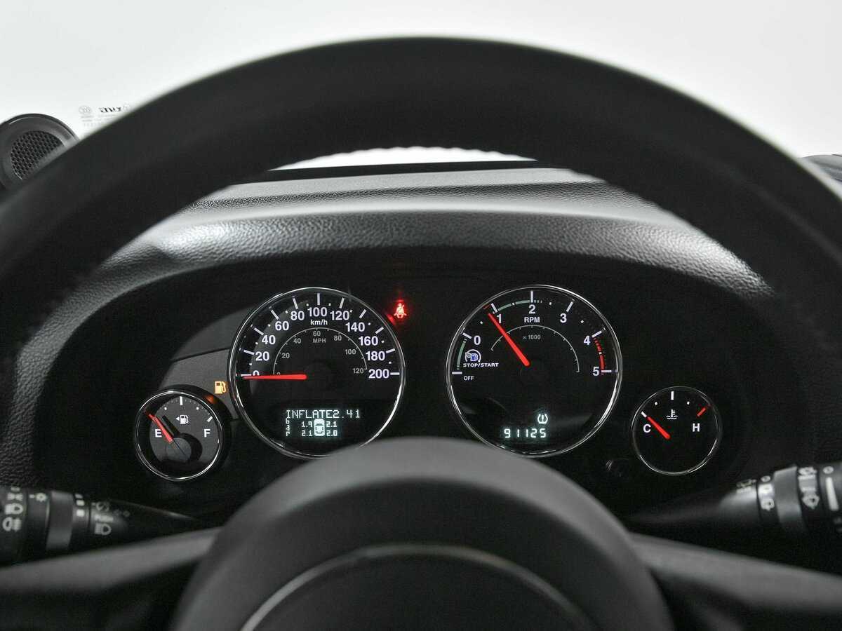 Jeep Wrangler с пробегом — 2013 год. Фото: #6