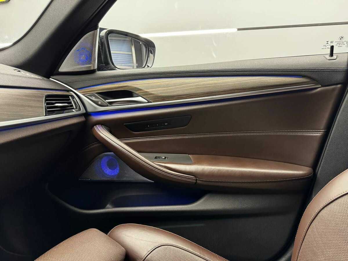 BMW 5 серии с пробегом — 2018 год. Фото: #11