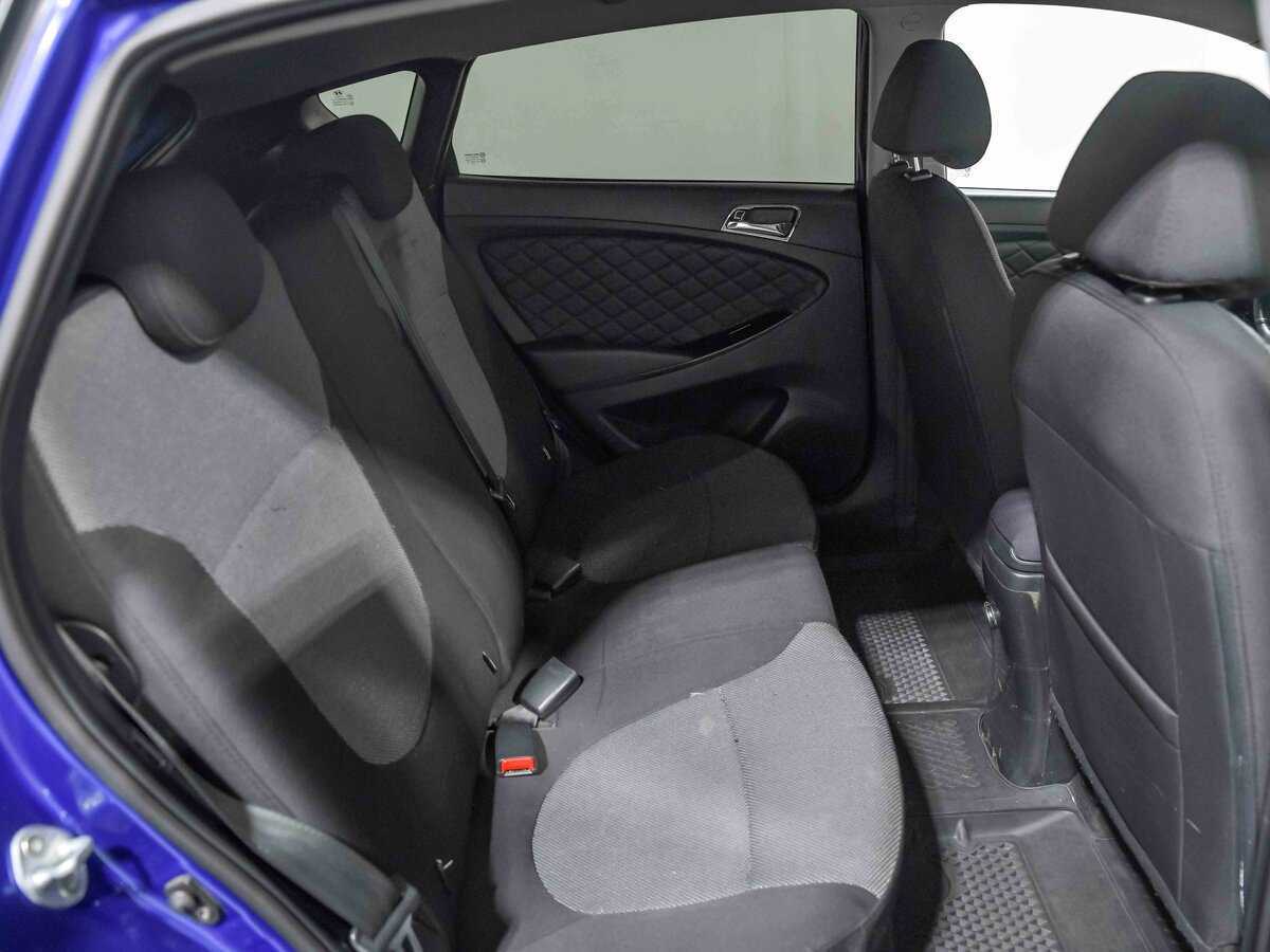 Hyundai Solaris с пробегом — 2011 год. Фото: #12