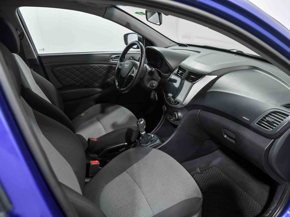 Hyundai Solaris с пробегом — 2011 год. Фото: #13